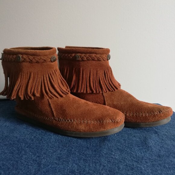 Minnetonka Genuine Suede Women's Boots with Fringe Size 8 - Picture 1 of 6